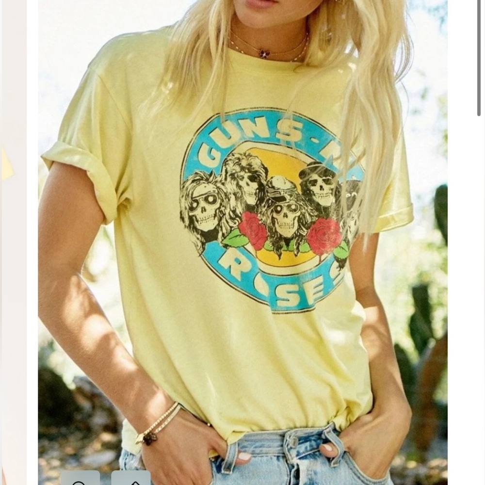 Daydreamer Guns and Roses graphic tee